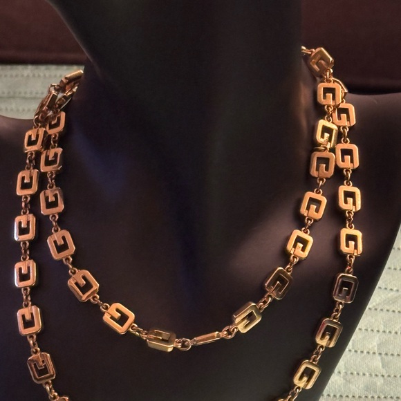Givenchy Gold Link Necklace - Picture 3 of 8